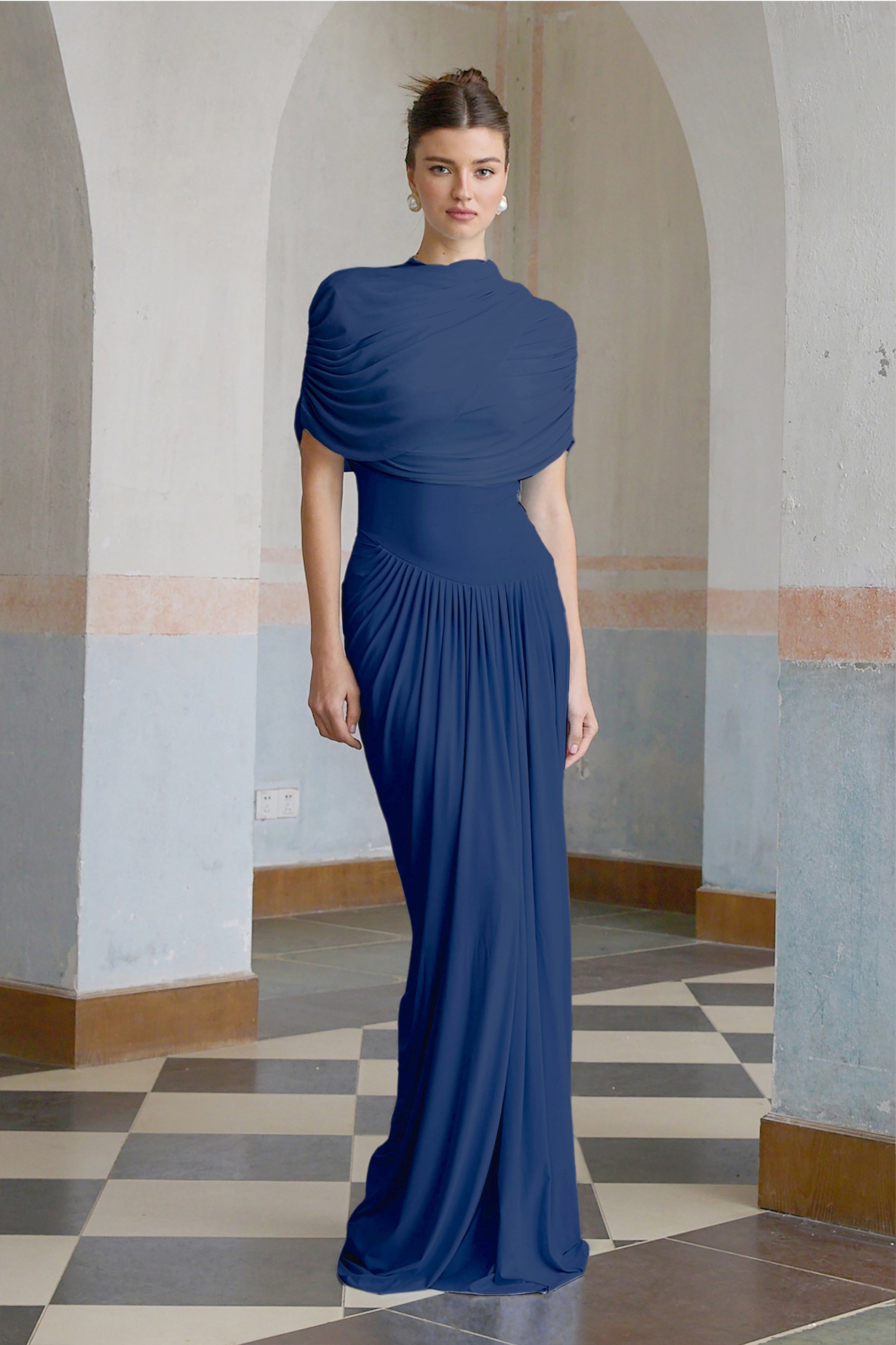 Vestido largo plisado  en azul marino