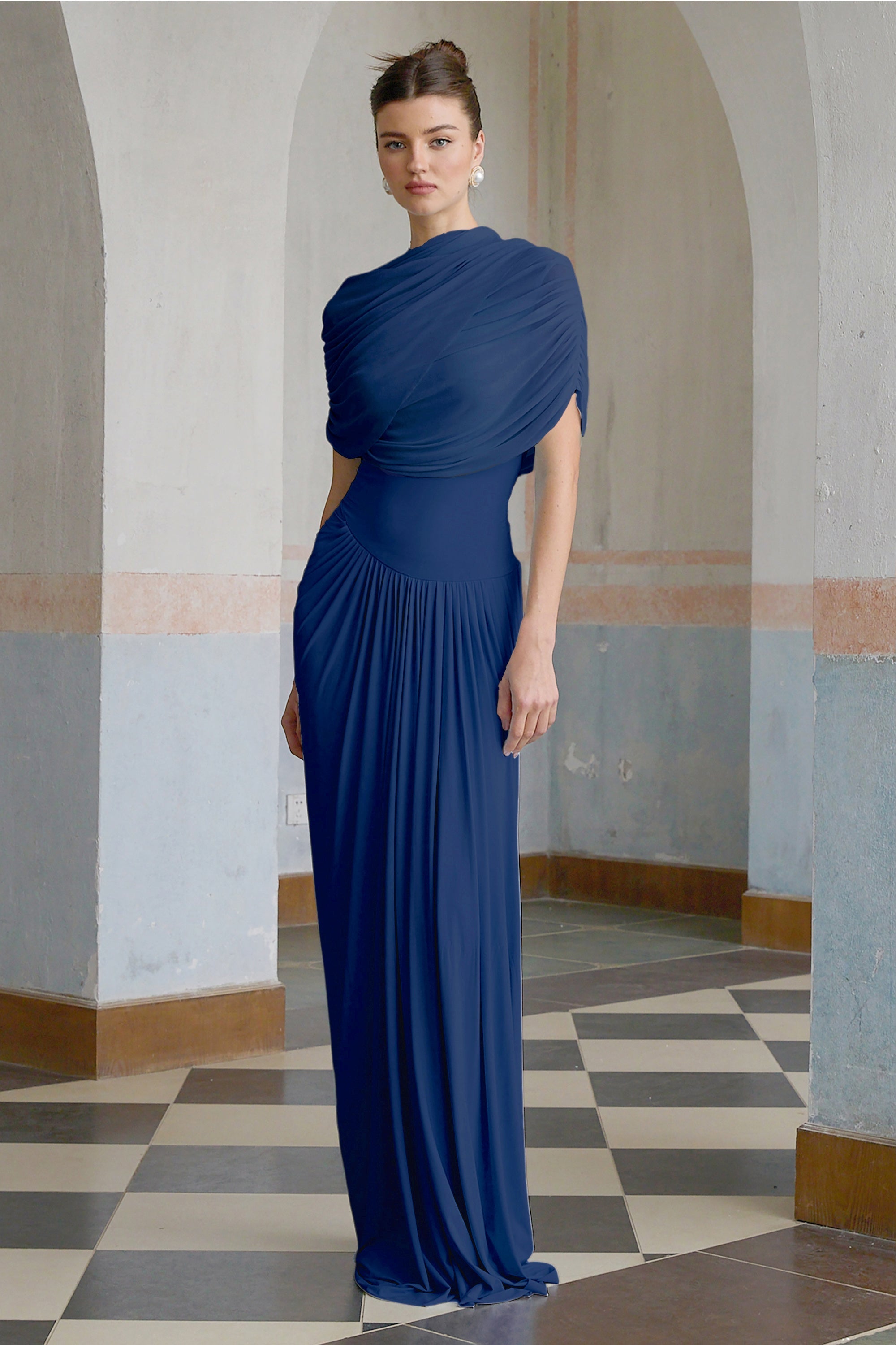 Vestido largo plisado  en azul marino