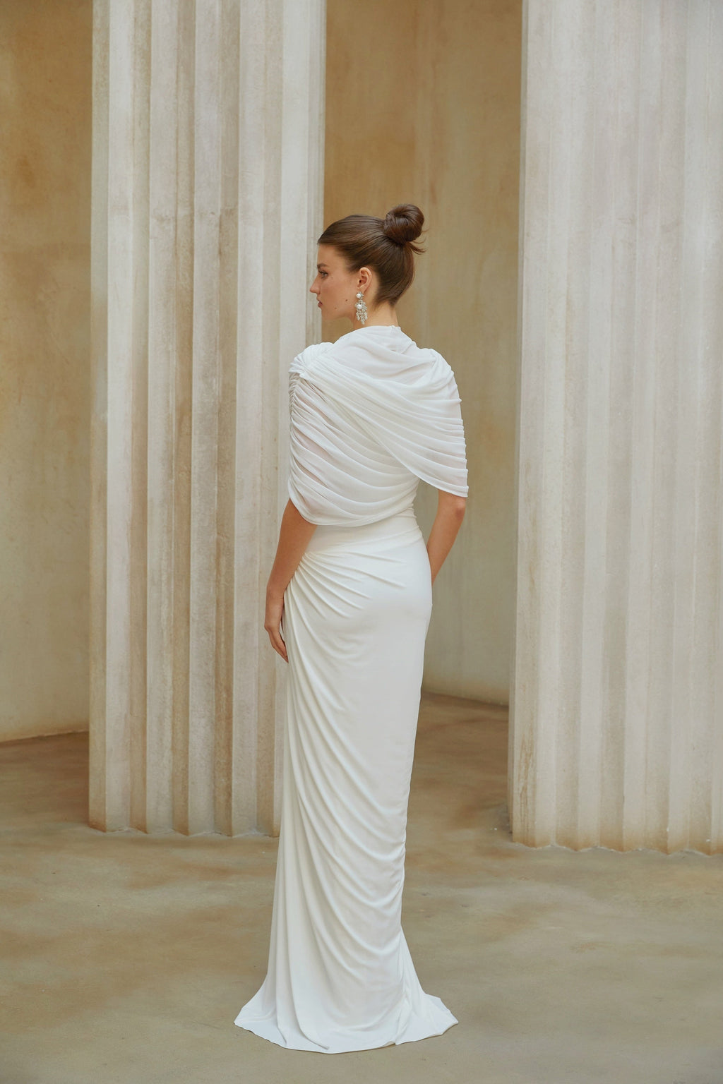 Vestido largo plisado asimétrico
