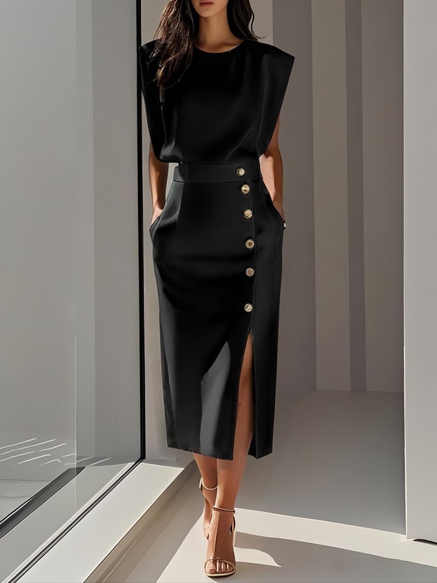 Vestido  liso con abertura con botones y escote redondo