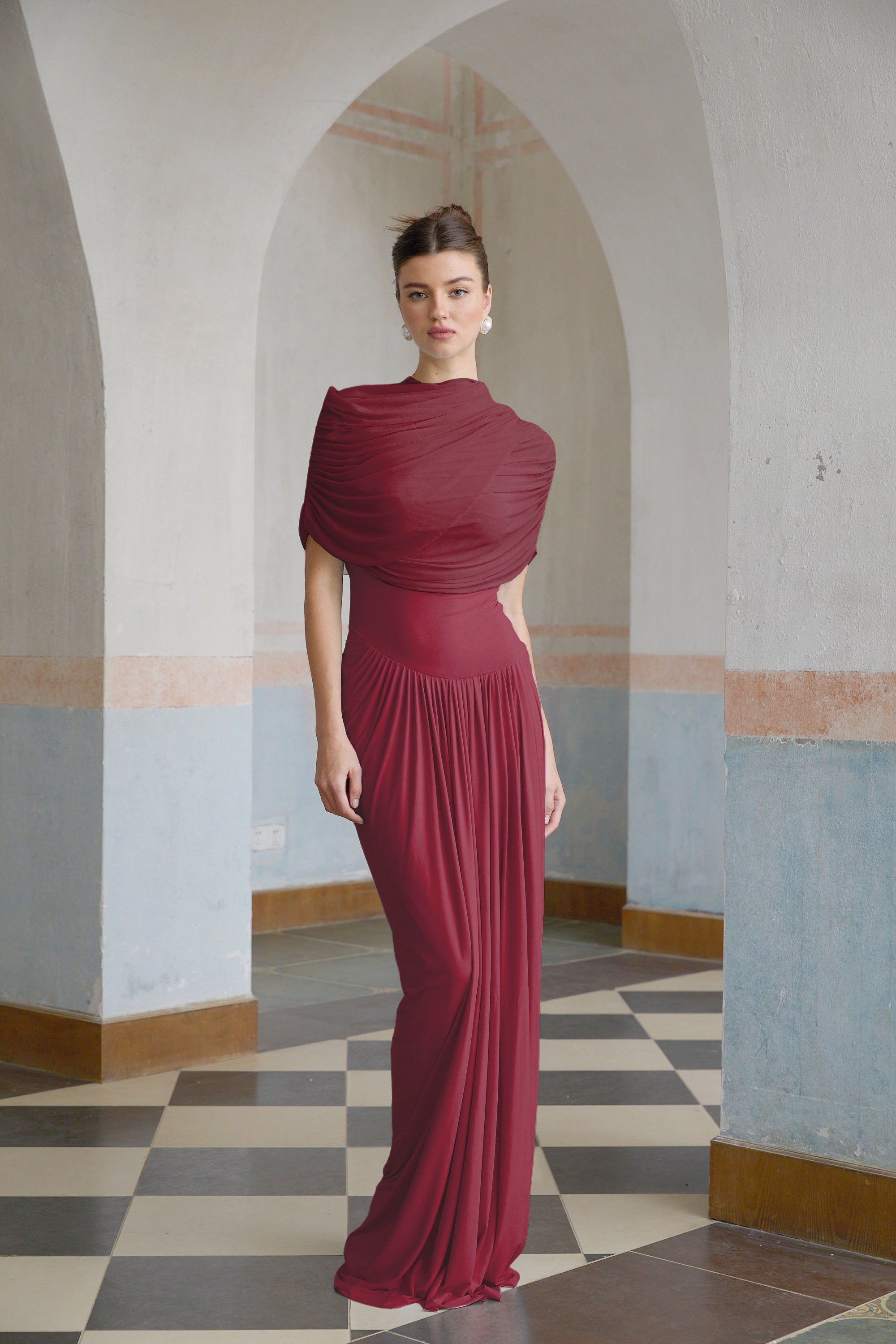 Vestido largo plisado asimétrico Catherine en rojo