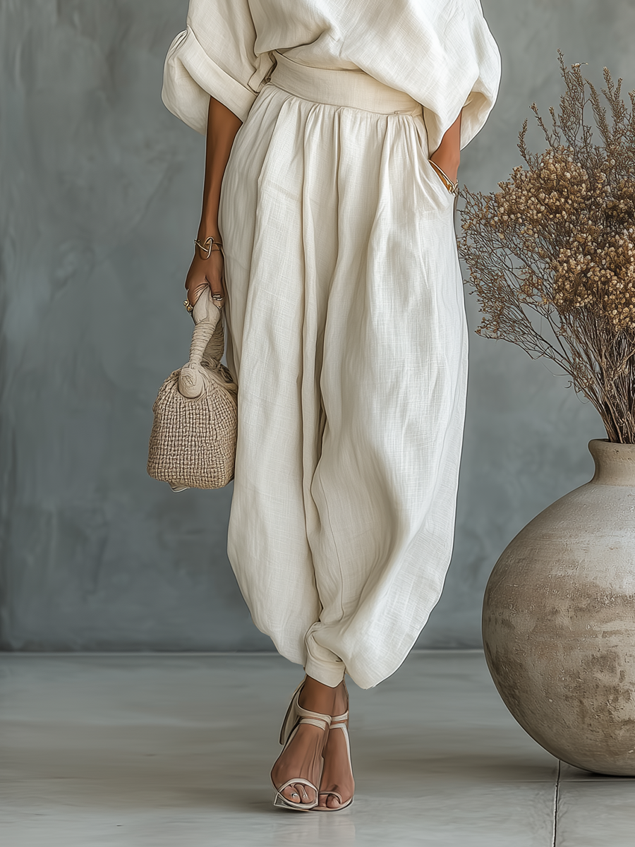 Conjunto de lino en color blanco roto para mujer, con top de hombros al aire