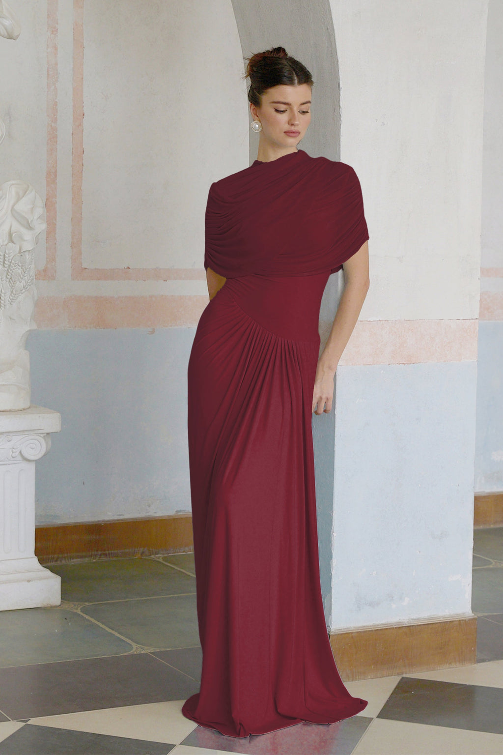 Vestido largo plisado asimétrico Catherine en rojo