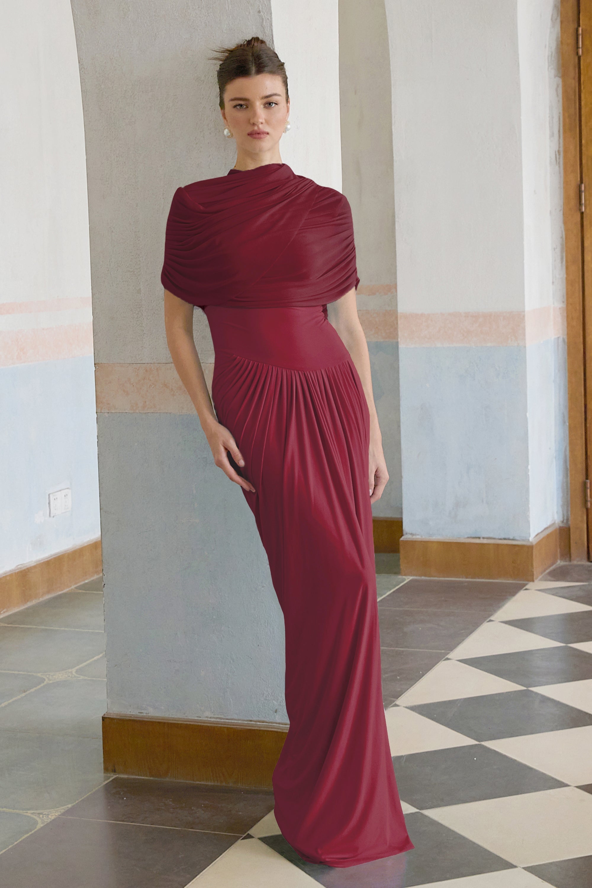 Vestido largo plisado asimétrico Catherine en rojo